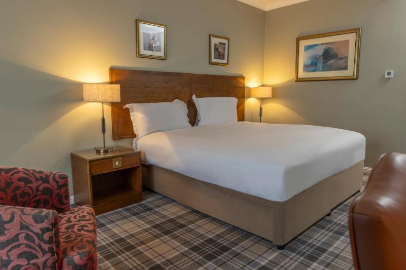 Classic Double Room image 4