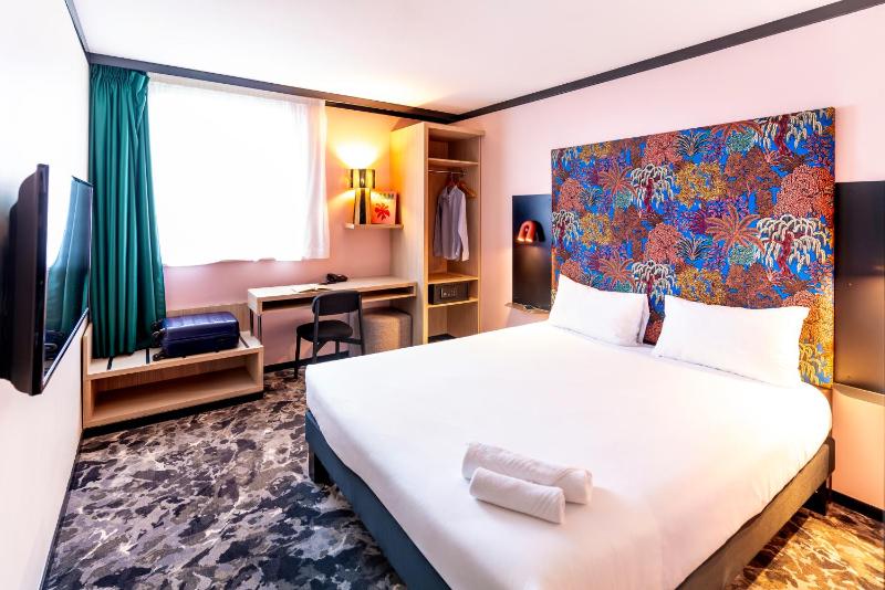 Standard Double Room  image 3