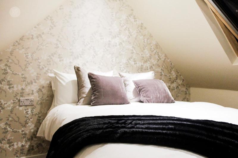 One-Bedroom Suite image 3