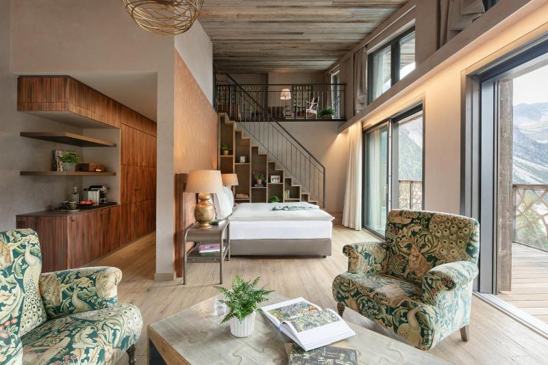 Loft Junior Suite with Balcony image 1