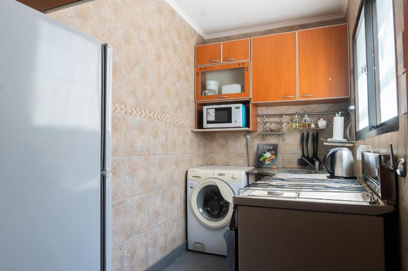 Departamento acogedor y luminoso zona Guemes para mayores de 30 años - image 6