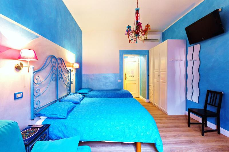 Large Triple Room image 4