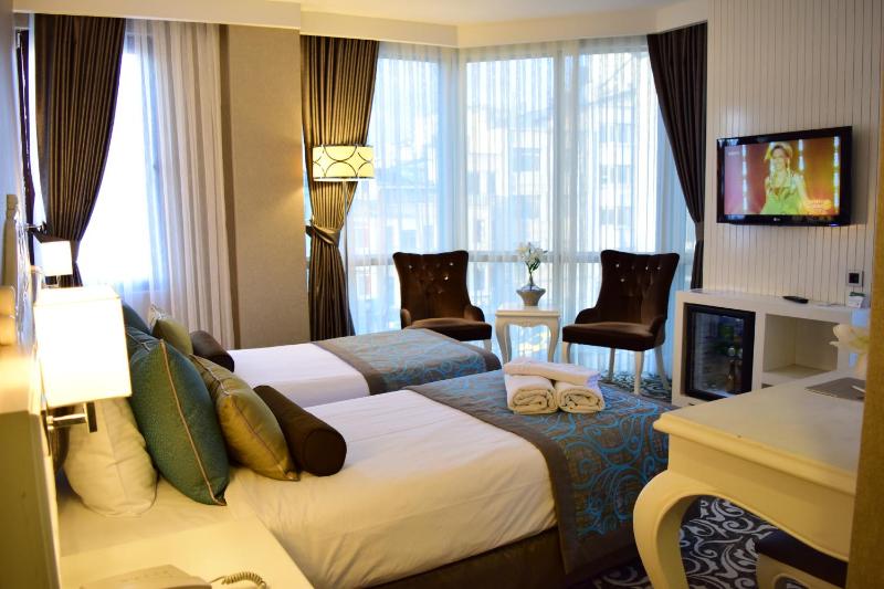 Deluxe Room image 1