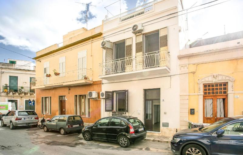 3 Bedroom Beautiful Home In Avola - image 9
