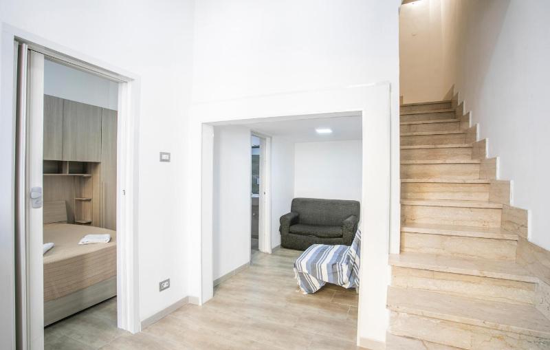 3 Bedroom Beautiful Home In Avola - image 15