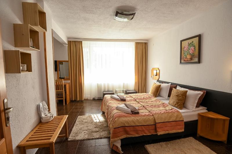 Quadruple Room image 4