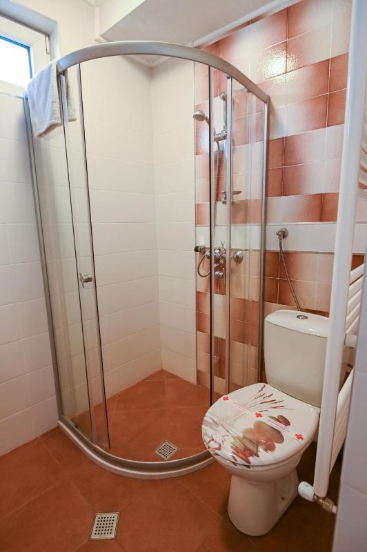 Double Room with Balcony image 2