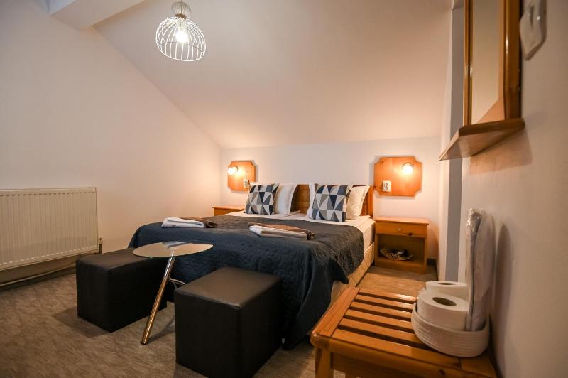 Small Double or Twin Room image 1