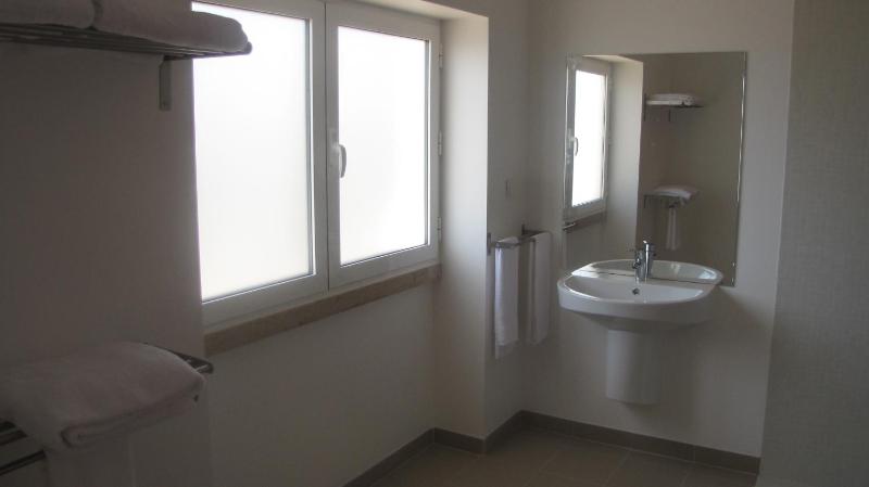 King Room - Disability Access image 2