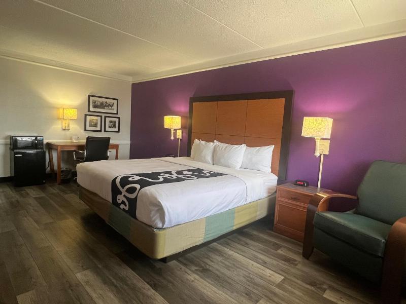 King Room - Non-Smoking image 1