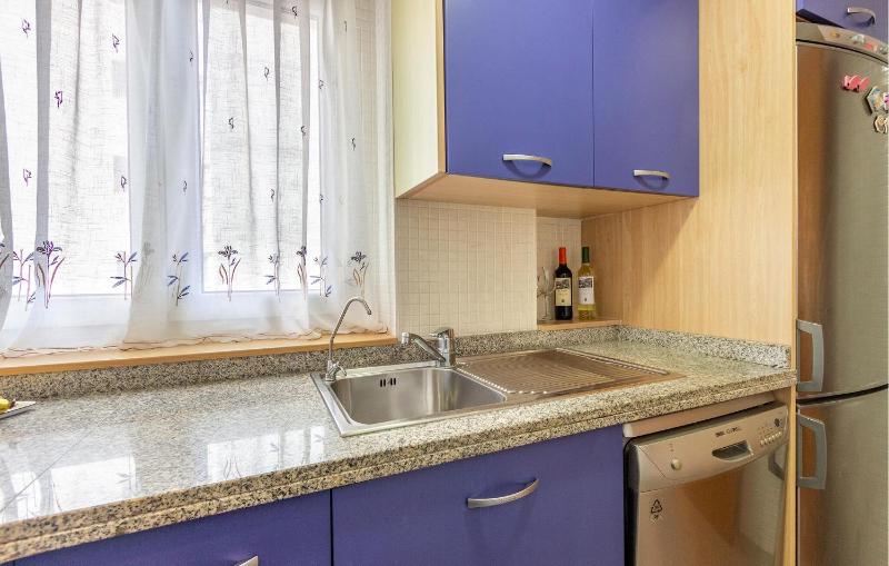 Gorgeous Apartment In Villajoyosa - image 13
