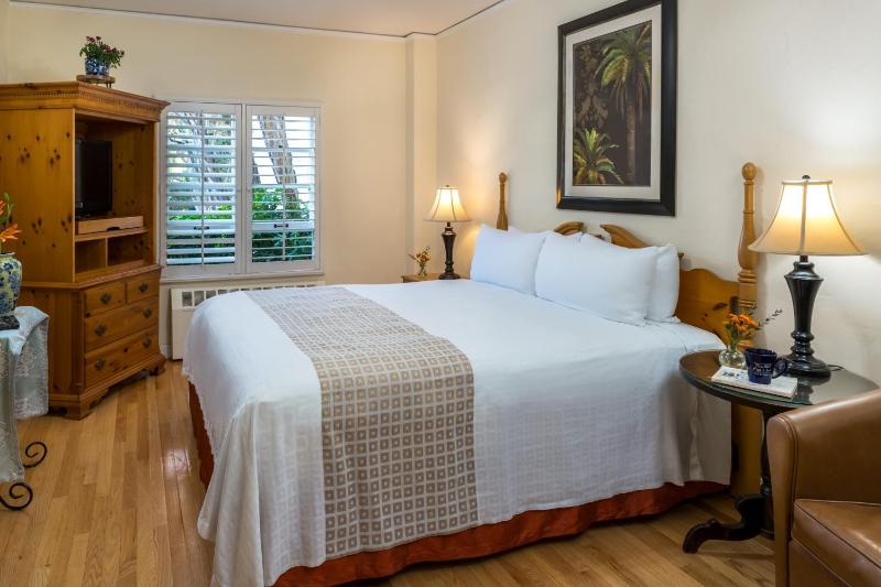 King Room image 2