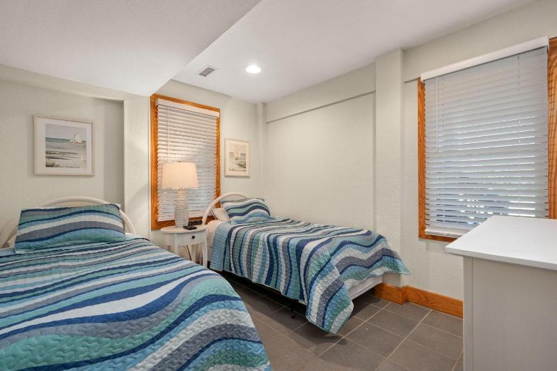 WH582 Beachnuts Too - image 35