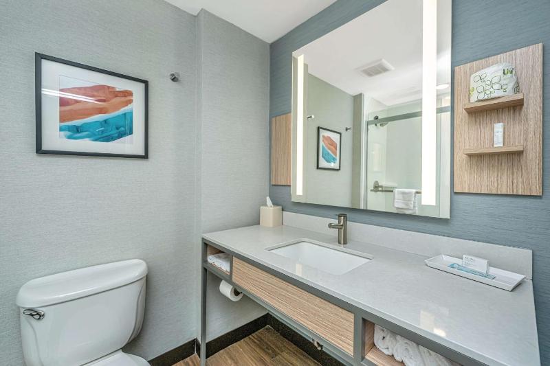 King Room image 2