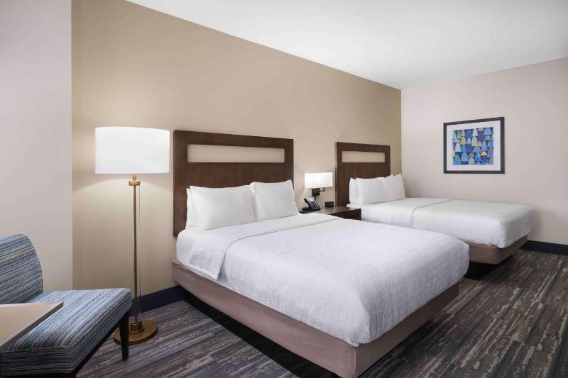 Hampton Inn & Suites Denver/Downtown-Convention Center - image 13