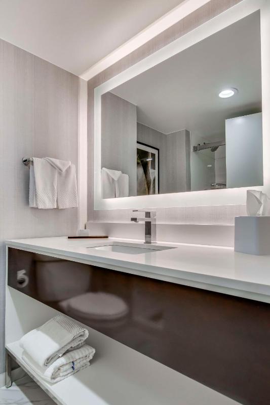 Two-Room King Suite - Non-Smoking image 2