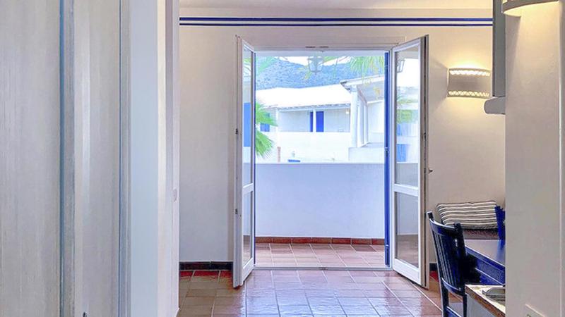 Standard Family Room image 4