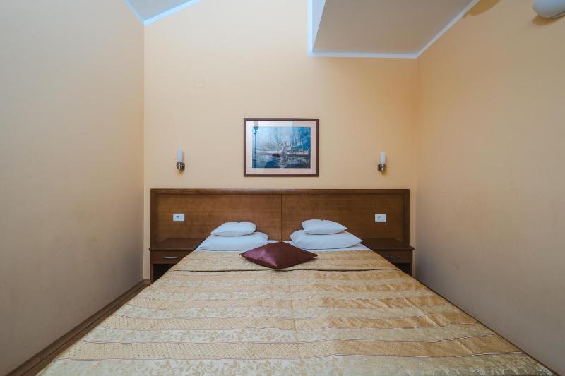 Double or Twin Room image 4