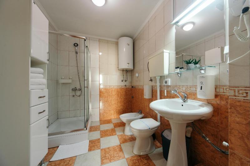 Triple Room non Smoking image 2