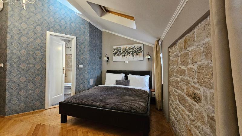 Double Room image 4
