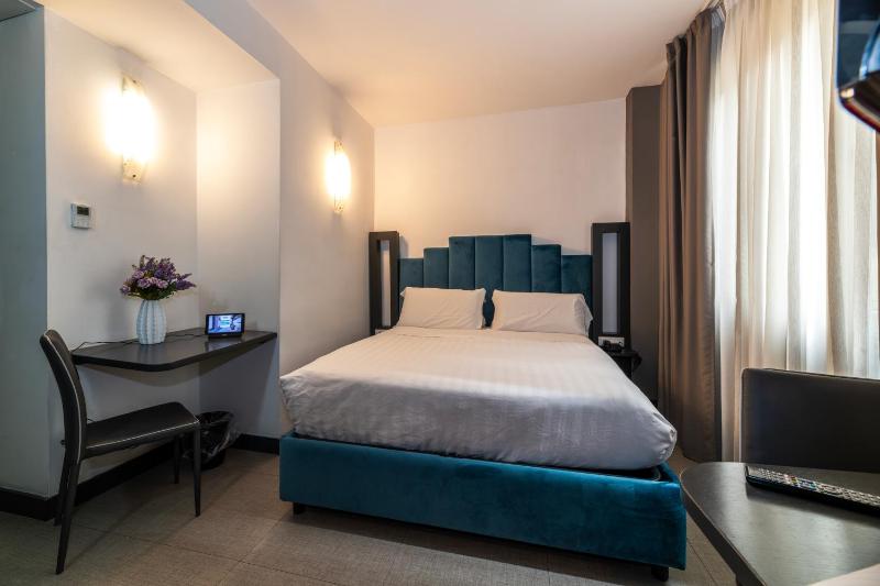 Romantic Double Room image 4