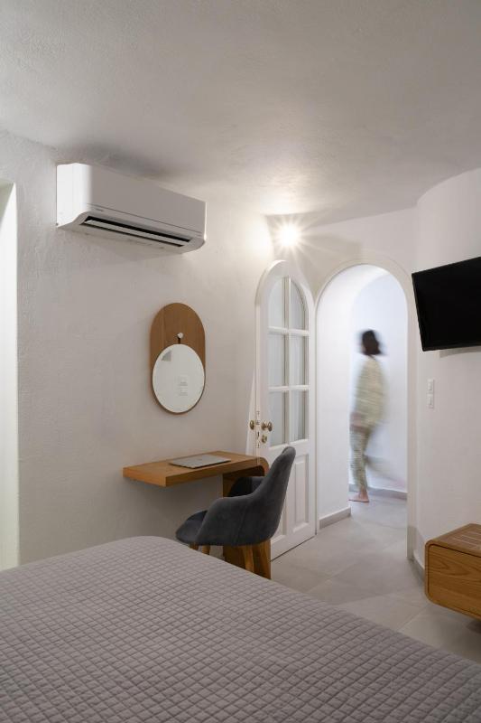 Two-bedroom caldera view  image 4