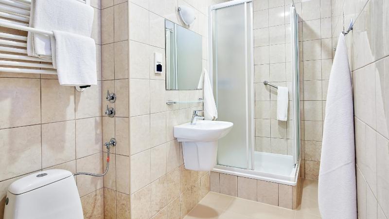 Standard Plus Twin Room image 1