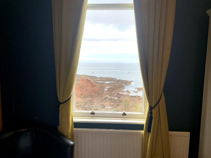Single Room with Sea View image 3
