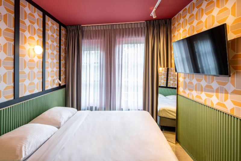 Tourist Inn Hotel Amsterdam - image 9