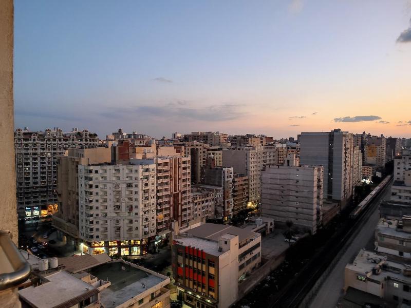 Charming 3-Bedroom Apartment in Alexandria with City View - image 15