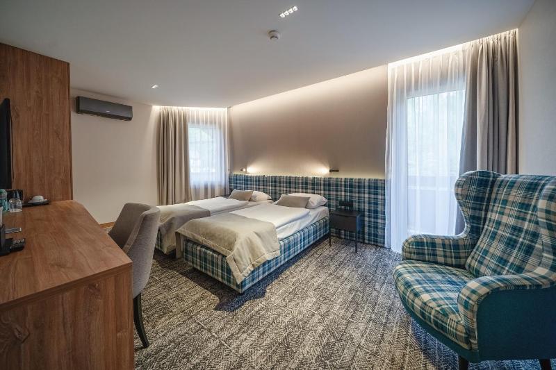 Standard Double Room - building B image 3