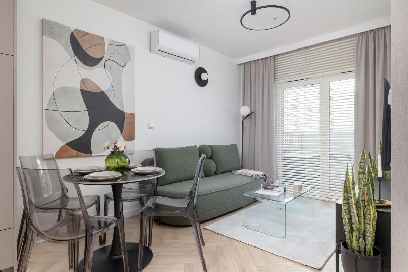 Nowoczesne Apartamenty z Parkingiem & Balkonem by Noclegi Renters - image 23