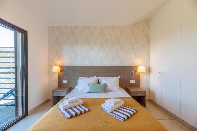 Villa with Sea View image 4