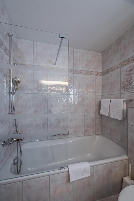 Large Double Room image 2