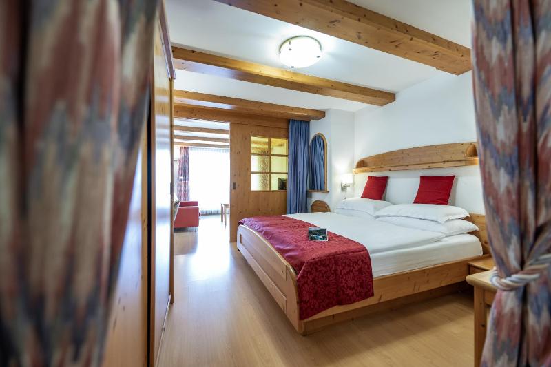 Large Double Room image 1
