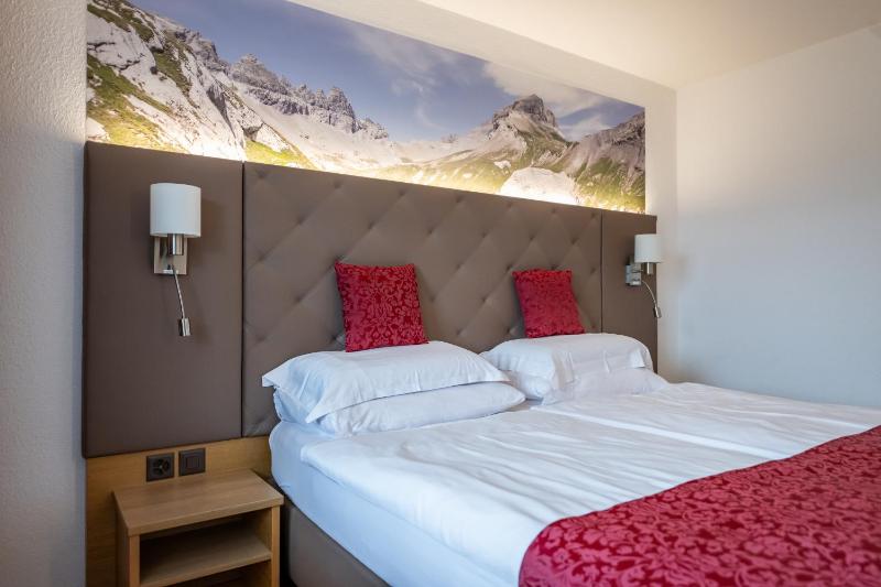 Standard Double Room image 4