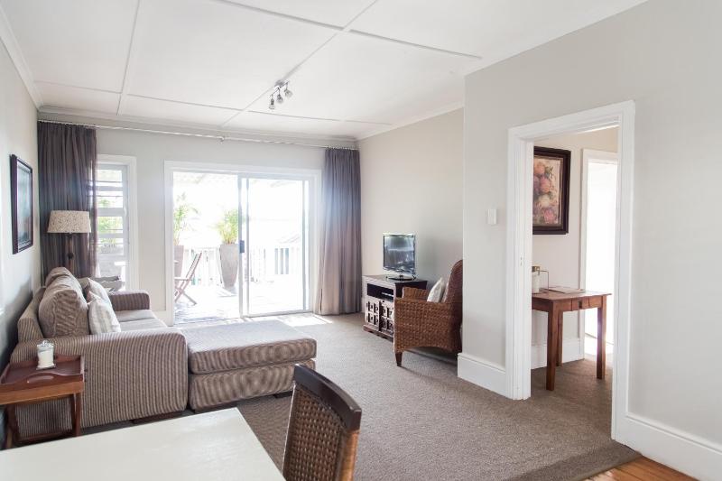 Nahoon Beach Villas Self Catering Apartments - image 11