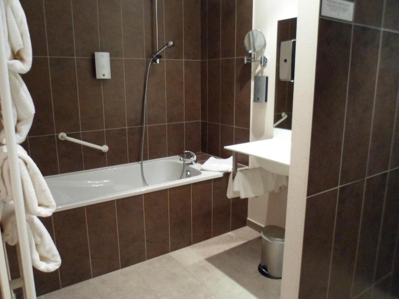 Double Room with Private Bathroom image 2