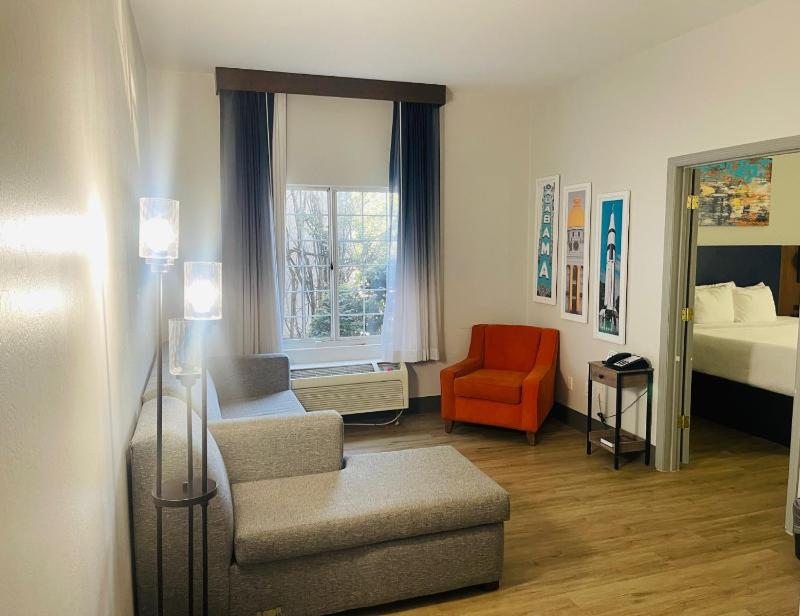 One-Bedroom King Suite - Non-Smoking image 4