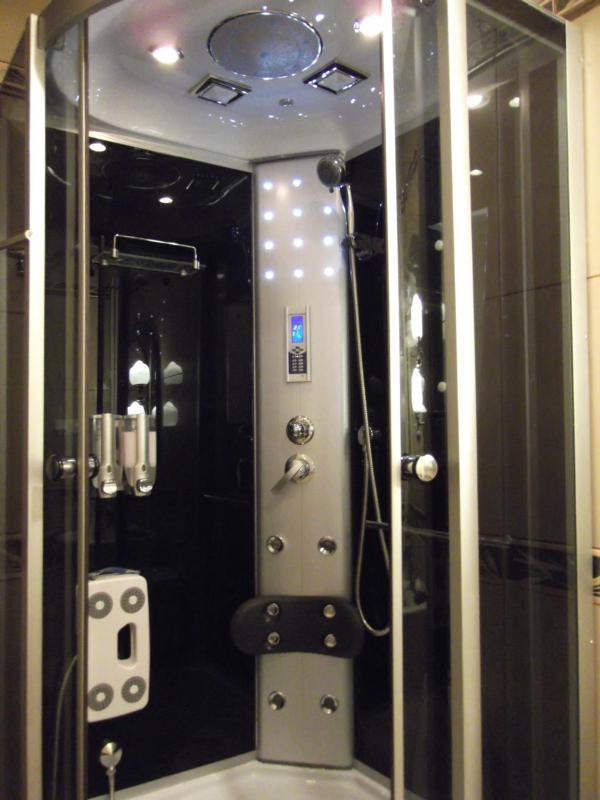 Double or Twin Room with Shared Bathroom image 3