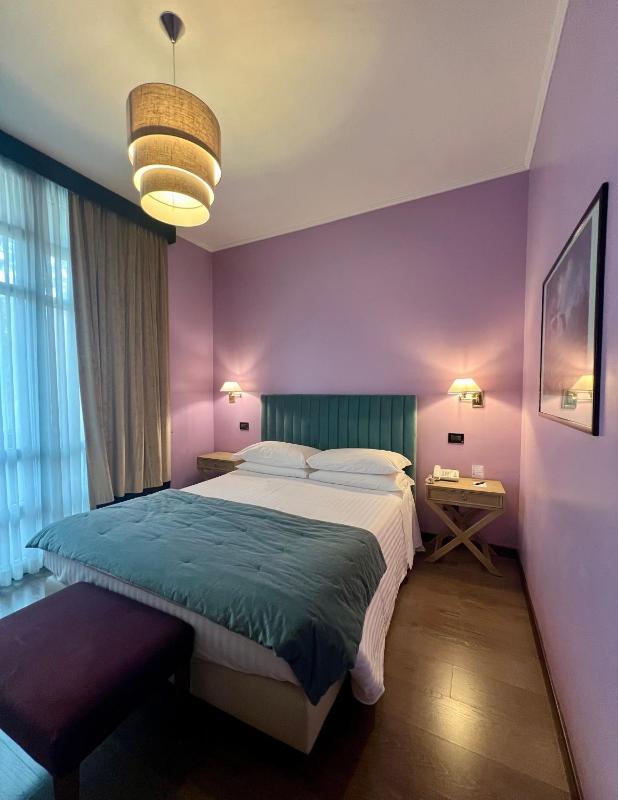 Executive Room image 4