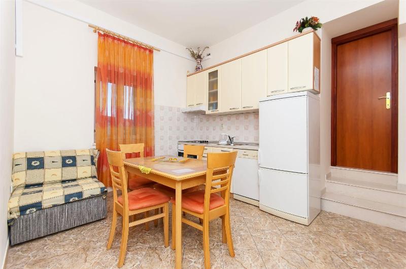 One-Bedroom Apartment image 1