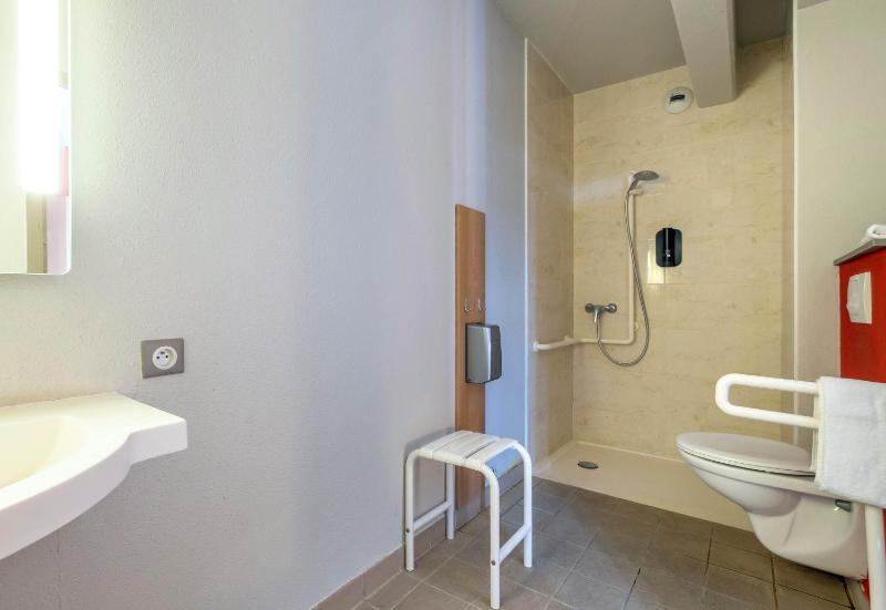 Double Room - Disability Access image 3