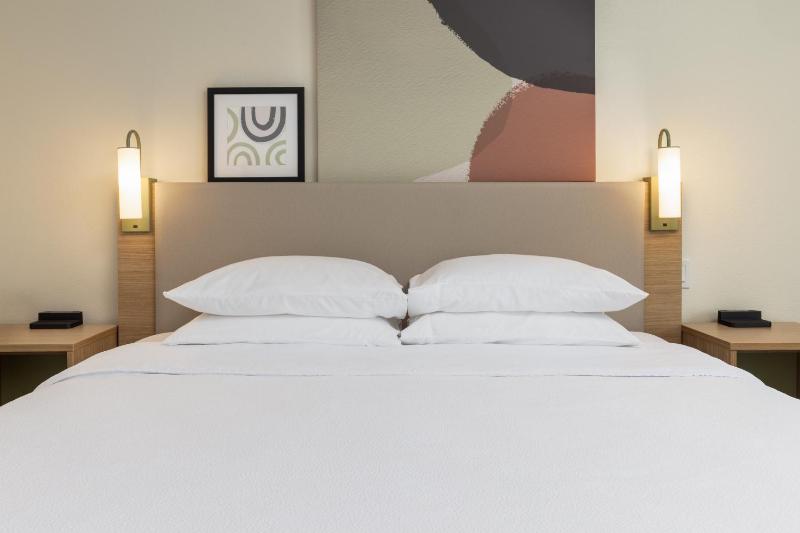 King Room image 4