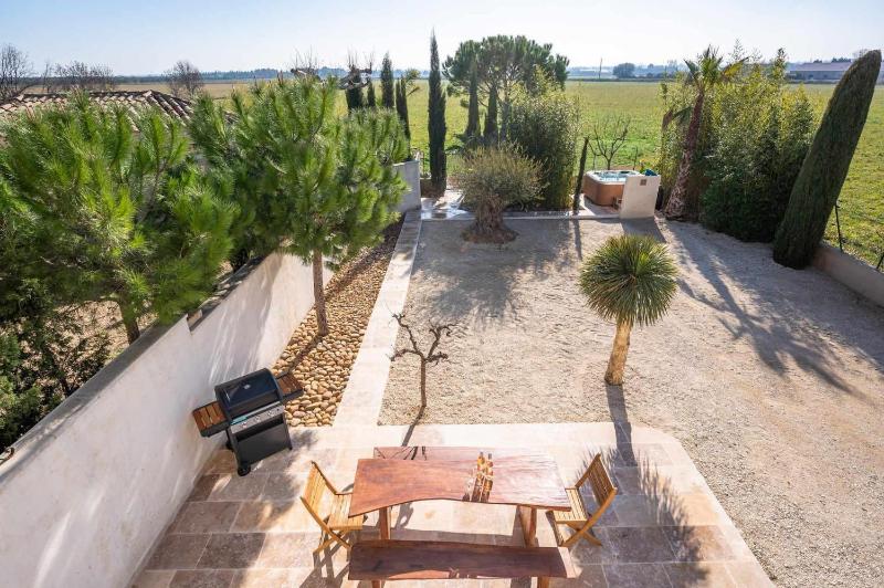 Vacation rental with pool and Jacuzzi close to Arles - sleeps 10 - image 34