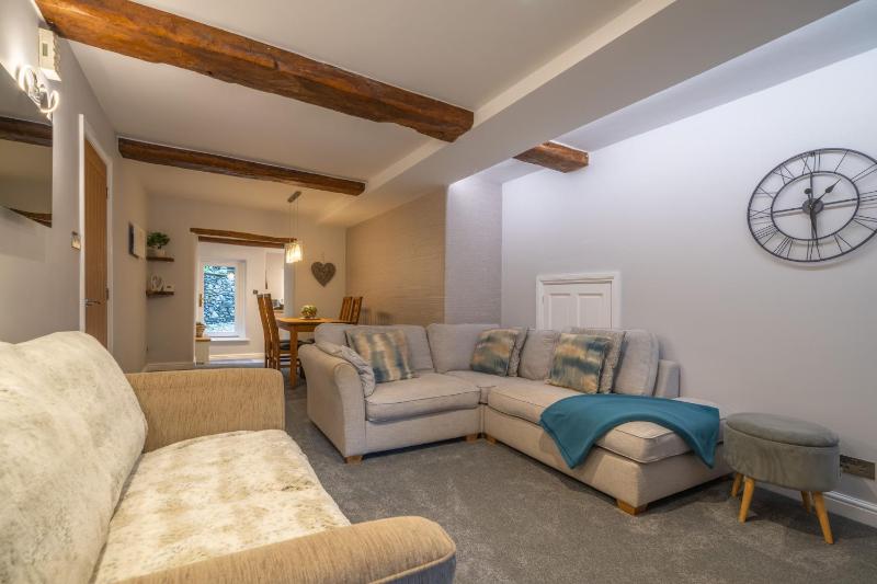 Laburnum Cottage - Windermere Town Centre with Parking - image 20