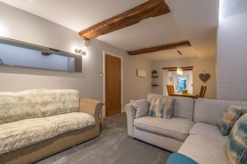 Laburnum Cottage - Windermere Town Centre with Parking - image 10