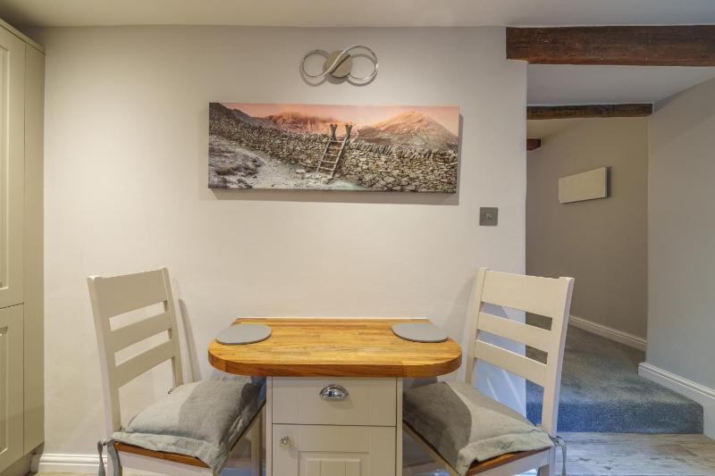 Laburnum Cottage - Windermere Town Centre with Parking - image 17