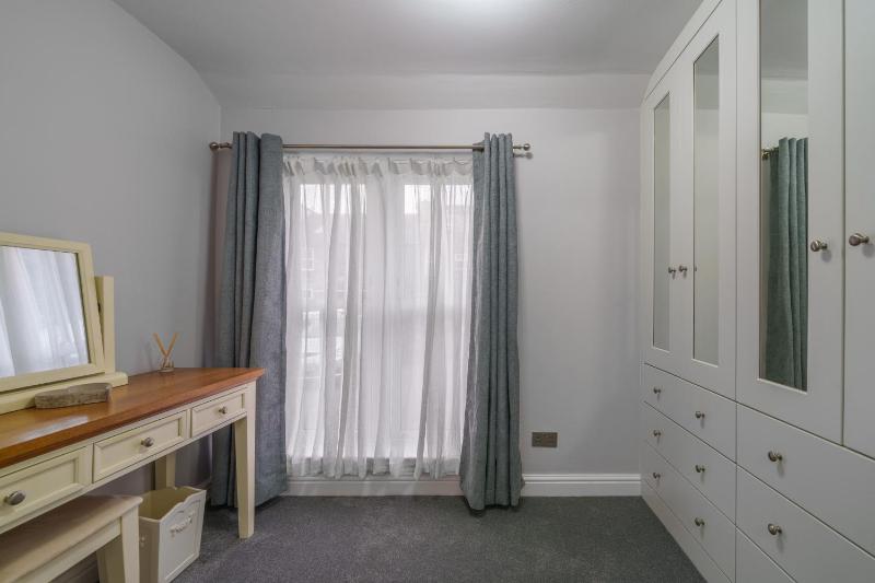 Laburnum Cottage - Windermere Town Centre with Parking - image 16