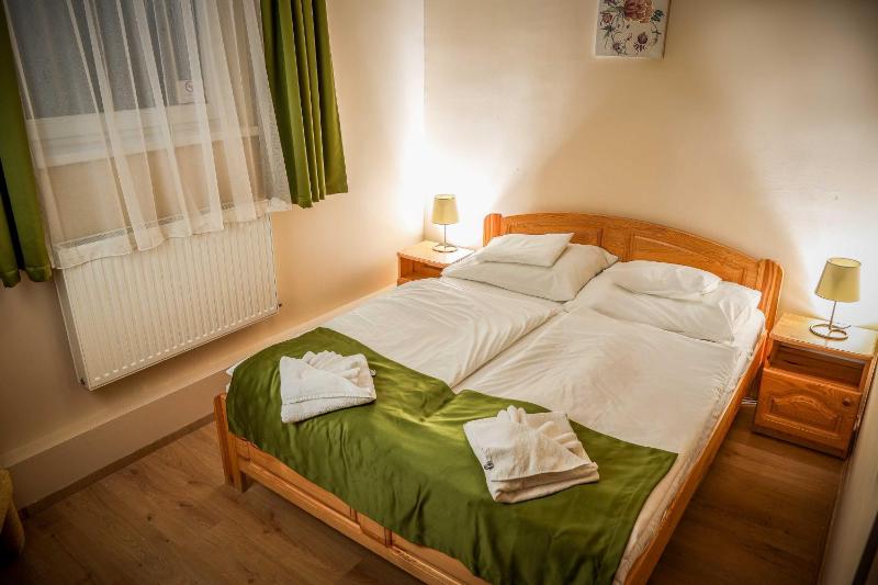 Budget Double Room image 4